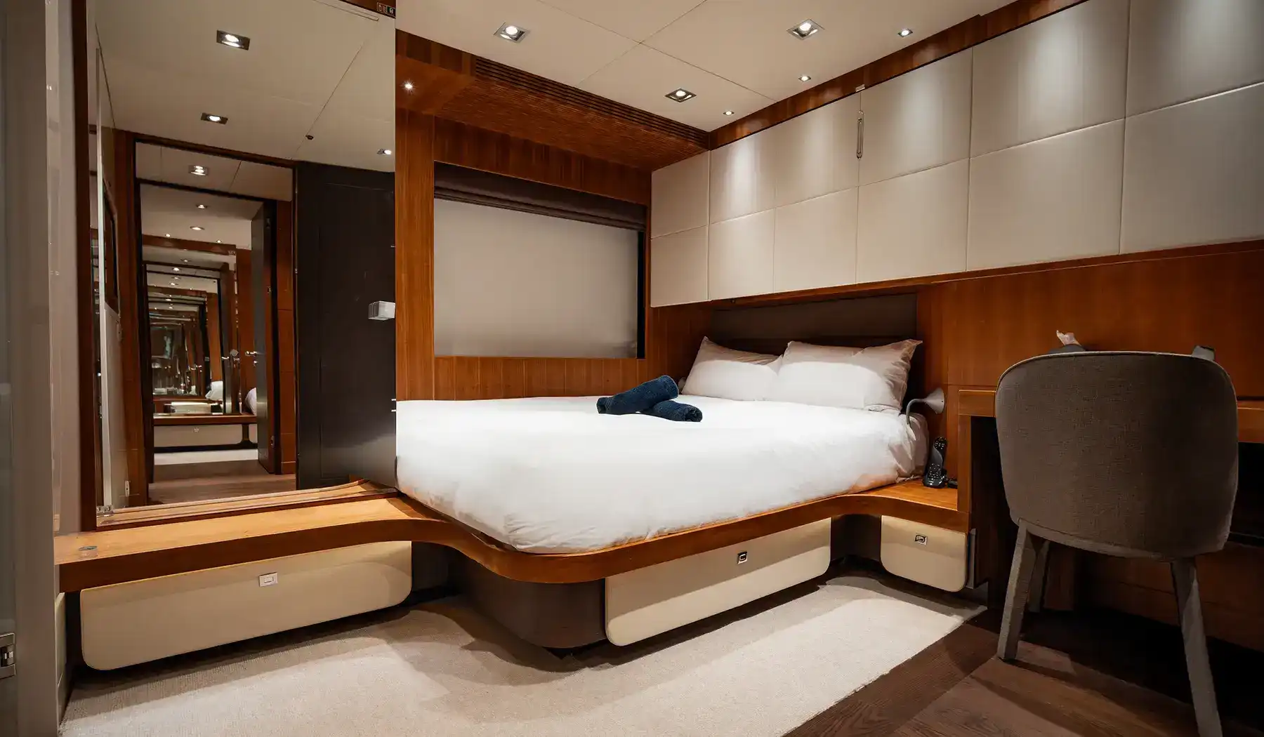 santorini 115ft yacht