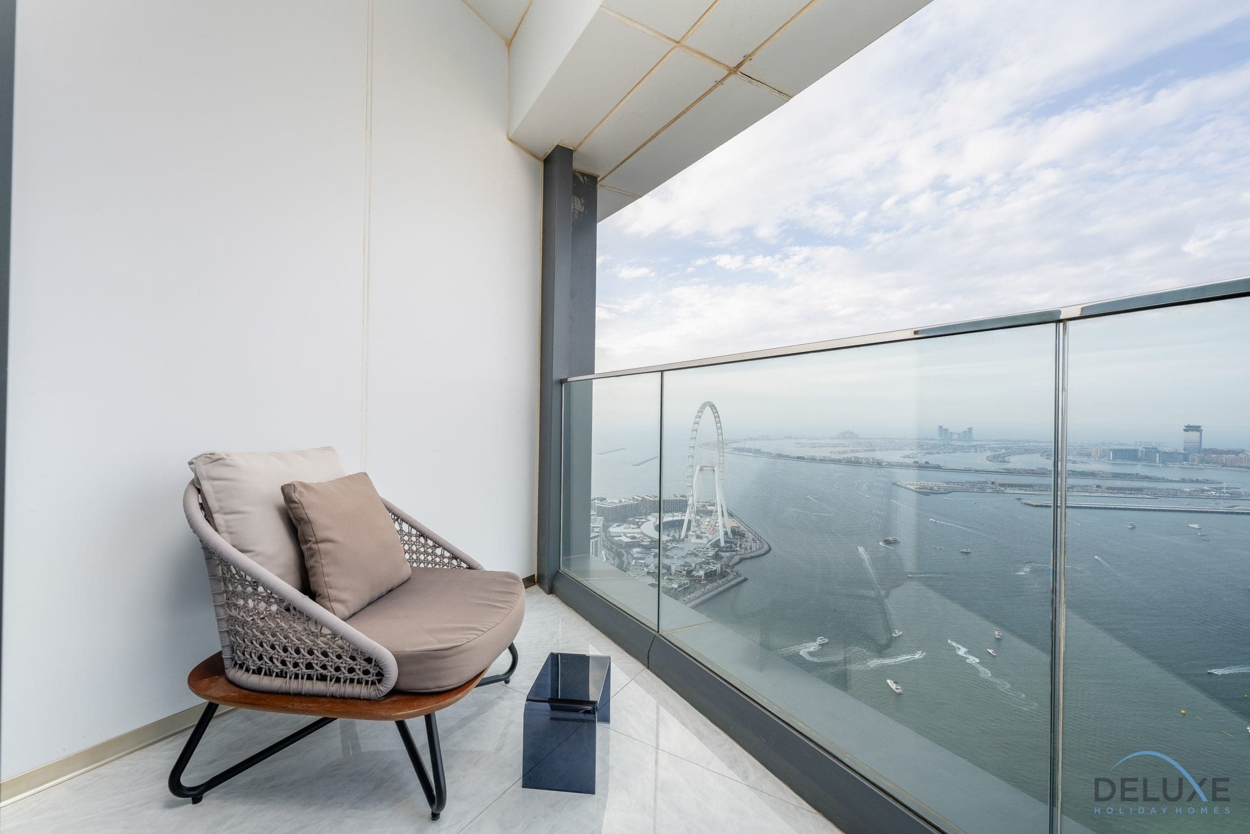 4BR residence + assistant’s room – jumeirah gate 1