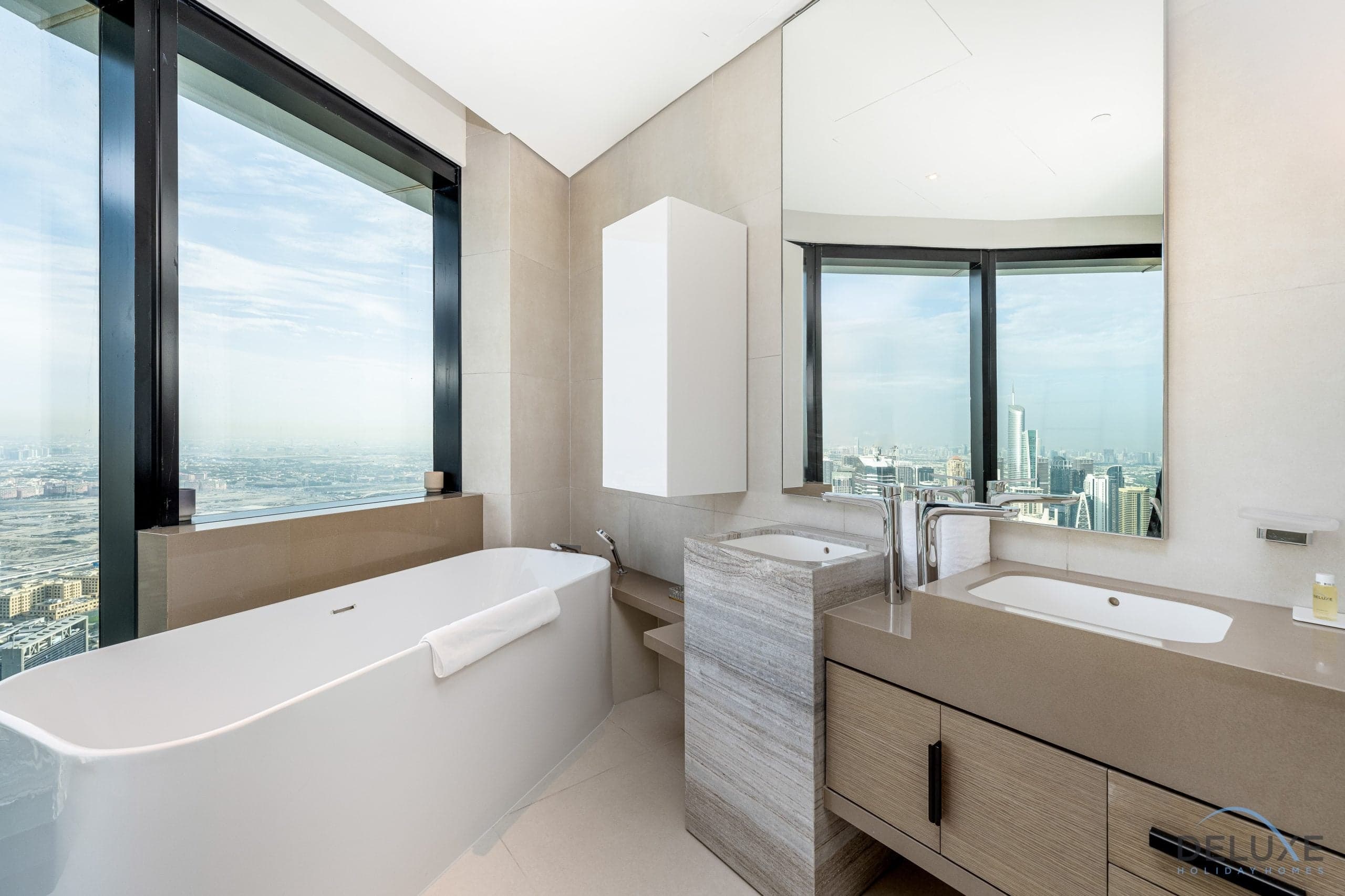 4BR residence + assistant’s room – jumeirah gate 1
