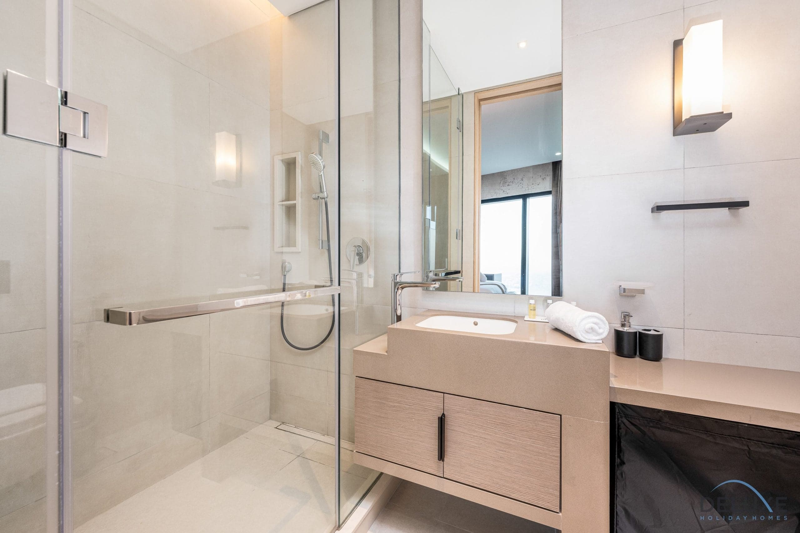 4BR residence + assistant’s room – jumeirah gate 1