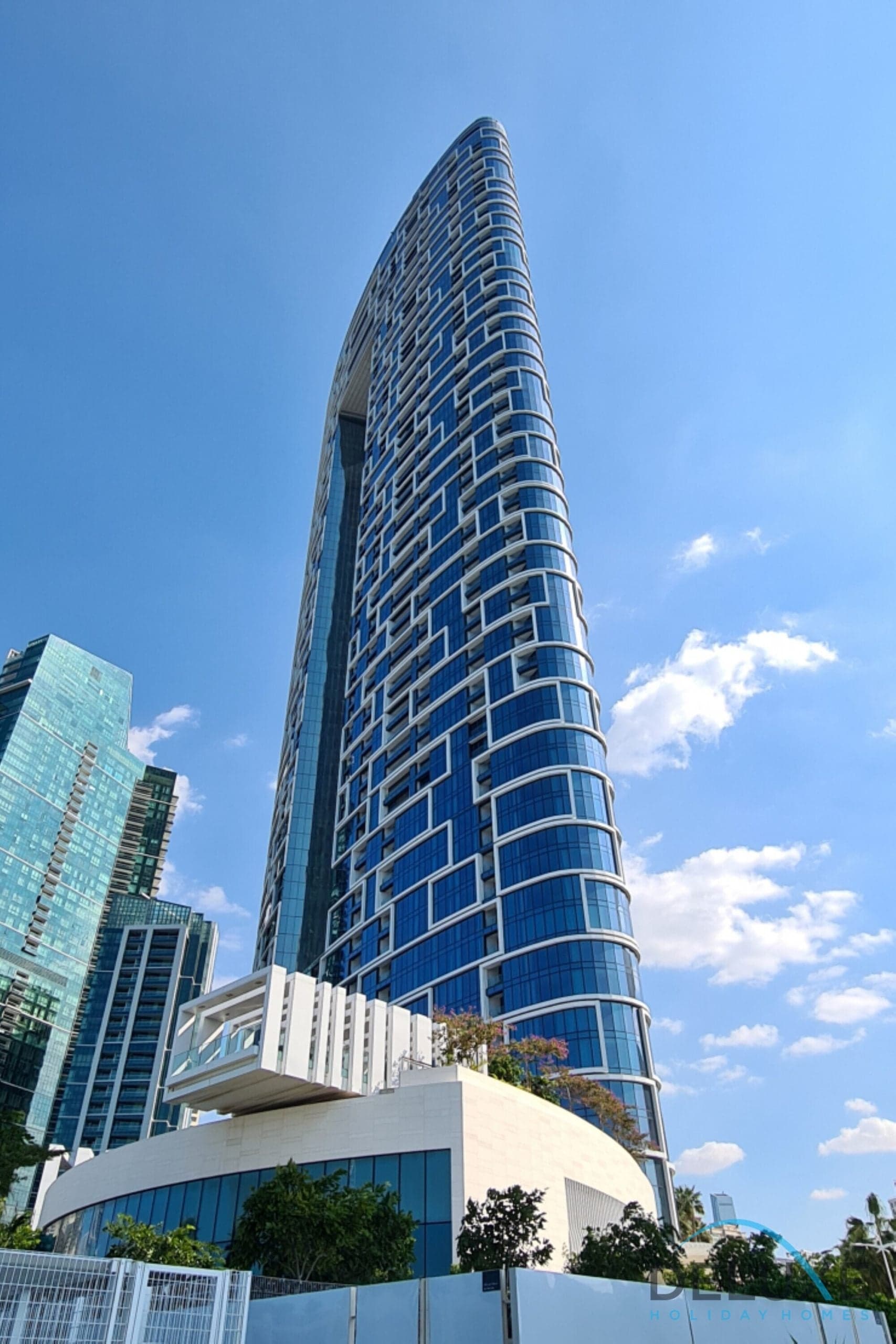 4BR residence + assistant’s room – jumeirah gate 1