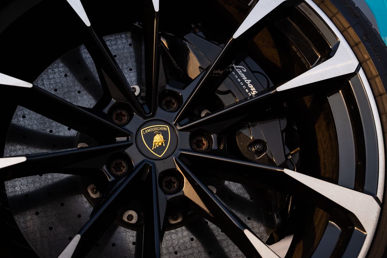 lamborghini urus