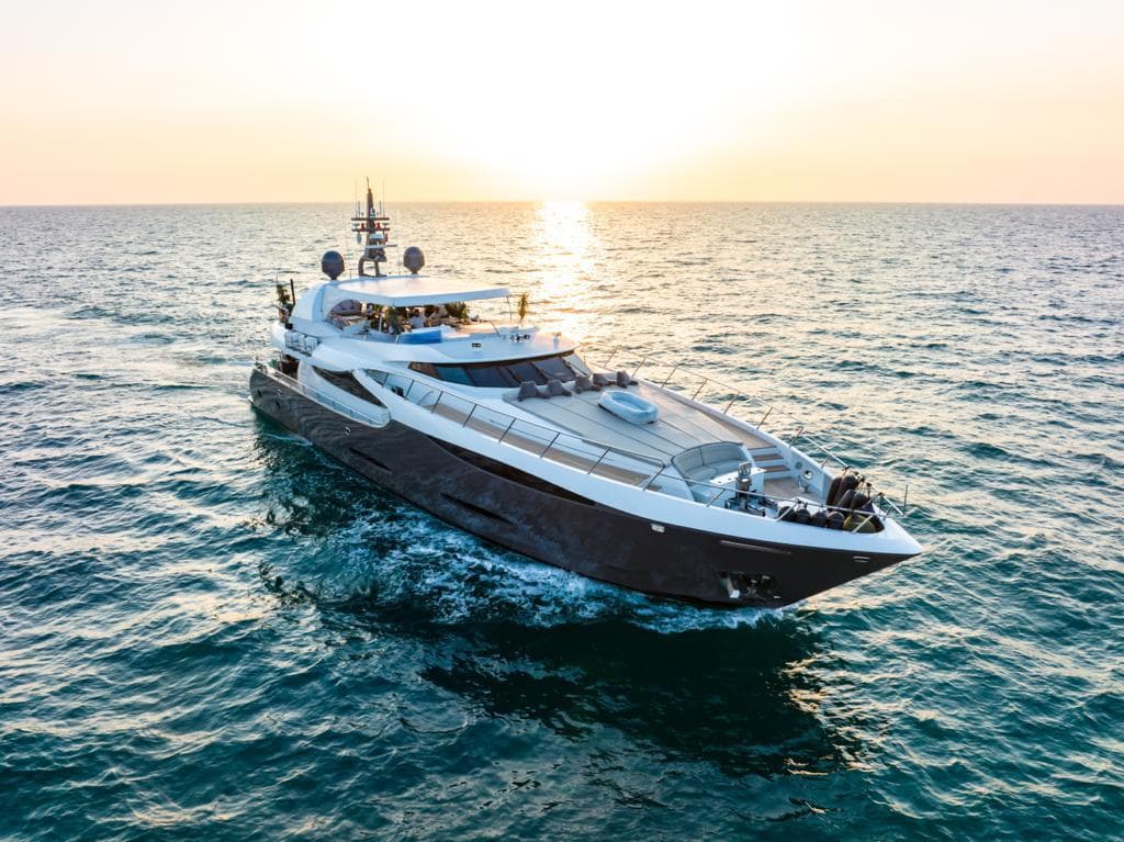 tatti 110ft superyacht
