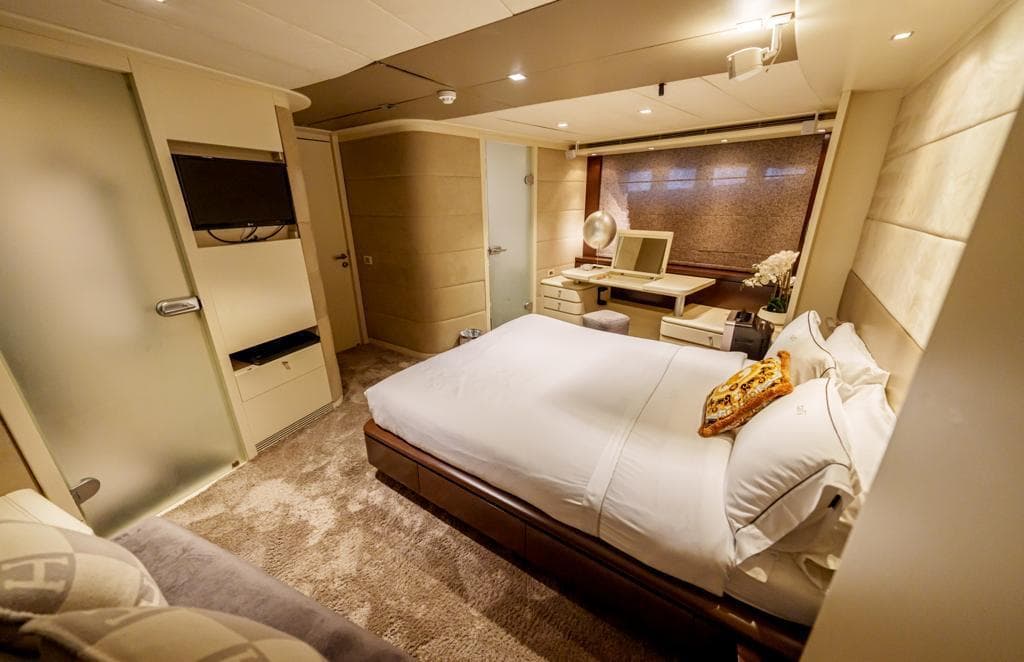 tatti 110ft superyacht